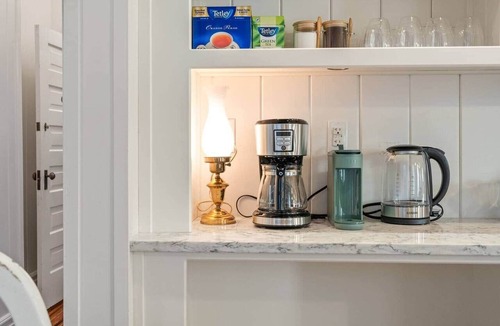 Kingsville House | Historic Luxury Retreat in Downtown Kingsville