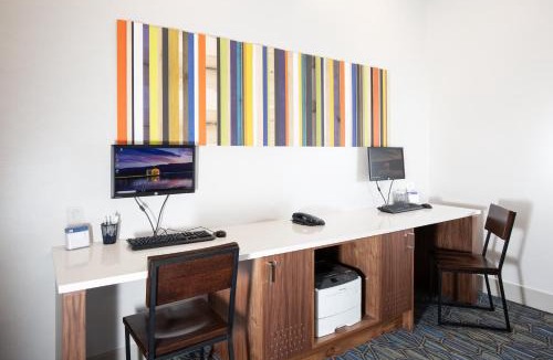Grande Prairie Hotel | Holiday Inn Express Grande Prairie by IHG