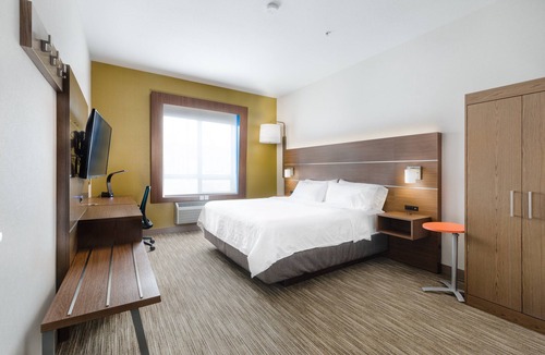 Grande Prairie Hotel | Holiday Inn Express & Suites Grande Prairie by IHG