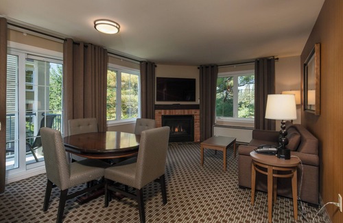 Mont-Tremblant Pedestrian Village Hotel | Holiday Inn Express and Suites Tremblant by IHG