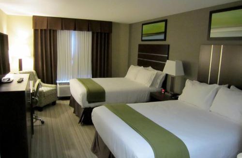 Golden Hotel | Holiday Inn Express Golden-Kicking Horse by IHG