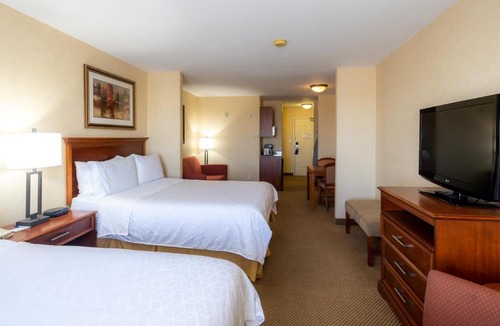 Nisku Hotel | Holiday Inn Express Hotel & Suites - Edmonton International Airport by IHG
