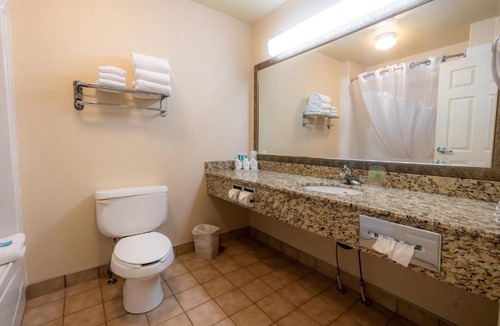 Nisku Hotel | Holiday Inn Express Hotel & Suites - Edmonton International Airport by IHG