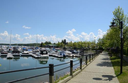 Cold Lake Hotel | Holiday Inn Express & Suites Cold Lake by IHG