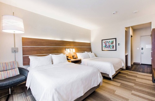West Edmonton Hotel | Holiday Inn Express & Suites West Edmonton - Mall Area by IHG