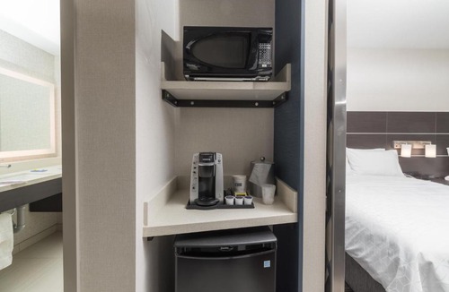 Saskatoon Hotel | Holiday Inn Express & Suites - Saskatoon East - University by IHG