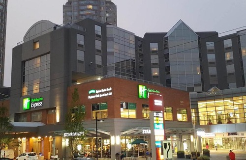 Metrotown Hotel | Holiday Inn Express Vancouver-Metrotown (Burnaby)