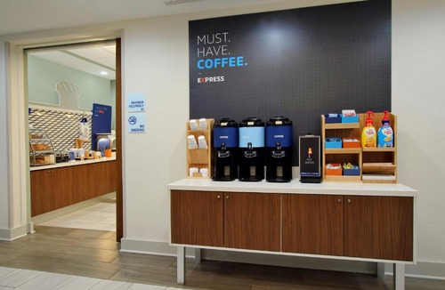 Metrotown Hotel | Holiday Inn Express Vancouver-Metrotown (Burnaby)