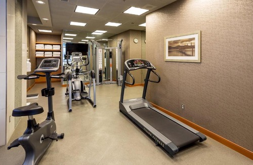Metrotown Hotel | Holiday Inn Express Vancouver-Metrotown (Burnaby)