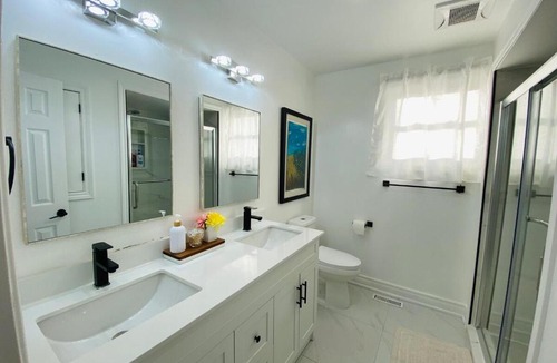 Niagara Falls Villa | Home in Niagara Falls 3BR 10 Mins to Falls