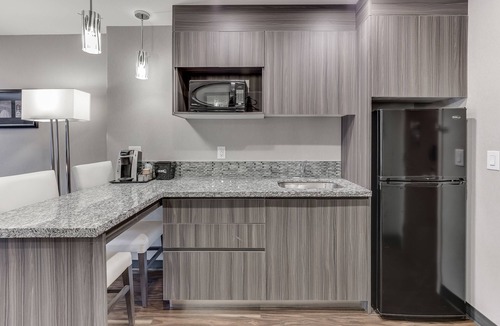 Stonebridge Hotel | Home Inn & Suites Saskatoon South