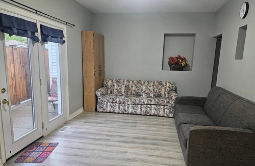Welland House | Homely stay near Niagarafalls, Canada