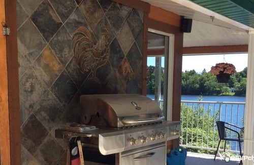 Sainte-Thecle Ski Chalet | Homerez - Chalet for 6 ppl. with jacuzzi, spa and garden at Sainte-Thècle
