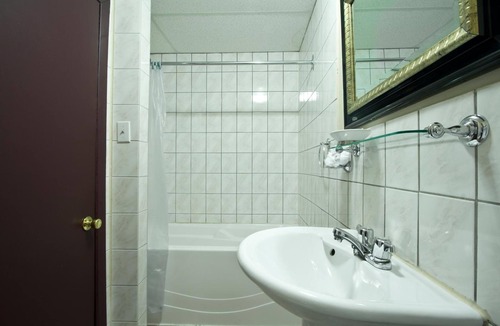 Gay Village Hotel | Hotel Bon Accueil