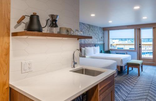 Banff Hotel | Hotel Canoe and Suites