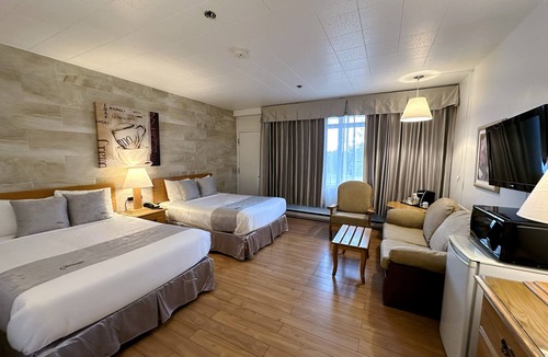 Baie Comeau Hotel | Hotel La Caravelle