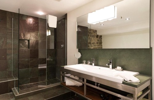 Lower Town Hotel | Hotel le Priori