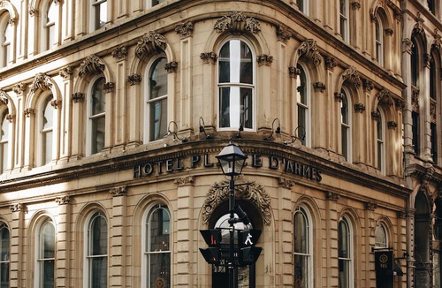 Old Montreal Hotel | Hotel Place d'Armes