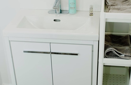 Radisson Heights - Albert Park Apartment | Hotel style suite A