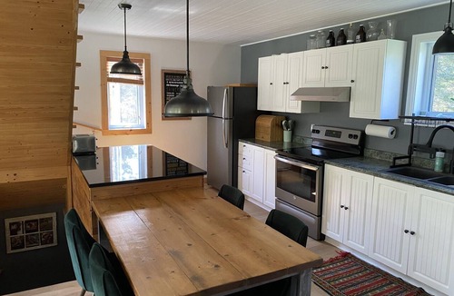 Saint-Lucien Ski Chalet | House/cottage on the edge of the forest
