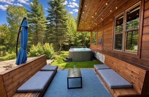 St-Adolphe-d'Howard Ski Chalet | Howard Lodge & Spa