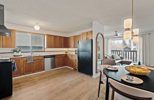 Southwest Calgary House | Howdy House Western 2BR Walk 2 Stampede