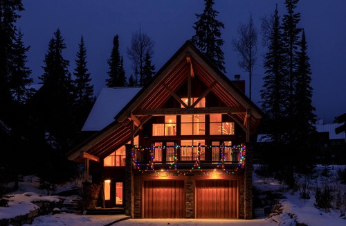 Golden Ski Chalet | Huge luxury home at KHMR. Brand new Sauna, hot tub