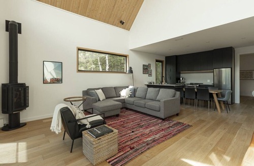Mont-Tremblant Ski Chalet | Huge window Cabin - Spa - Firepit