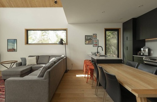 Mont-Tremblant Ski Chalet | Huge window Cabin - Spa - Firepit