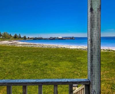 Hunts Point House | Hunts Point 2-Bed Coastal Retreat - Cottage # 9