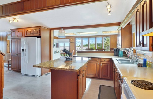 South Bruce Peninsula House | Huron Hideaway - Private Waterfront