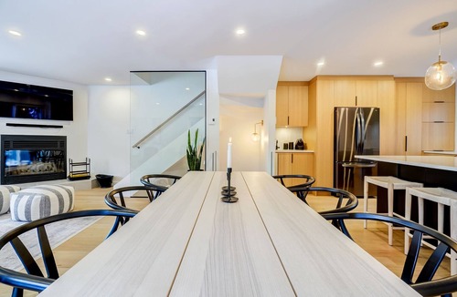 Mont-Tremblant Village House | HushHaus- Sleeps 9- Hike Bike Golf-AC, luxury linens and VIP parking pass