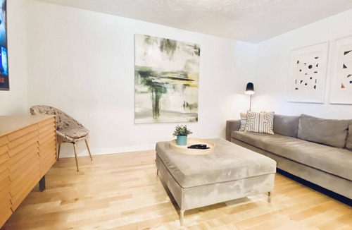 Consecon House | Huycks House - Prince Edward County Retreat Near Wineries and Beaches