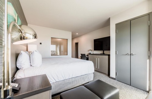 Winnipeg Hotel | Hyatt House Winnipeg South Outlet Collection