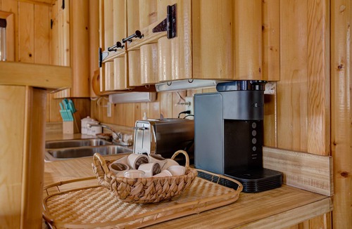 Taos Ski Valley Cabin | Iconic Mountain Cabin | River | Couples | Peaceful (pet-friendly)
