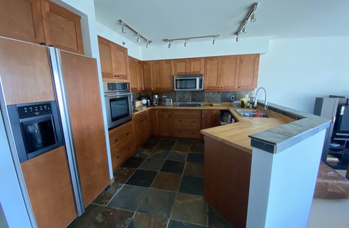 Ucluelet Condo | Immaculate deluxe oceanfront condo in beautiful Ucluelet
