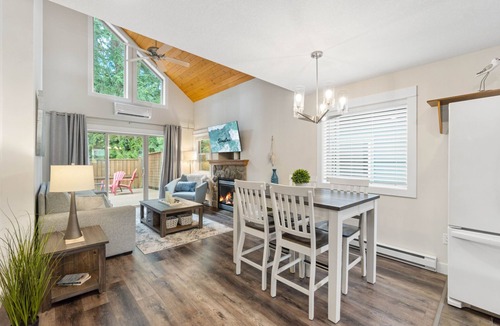 Regional District of Nanaimo Cottage | Impeccable Oceanside Village Retreat!