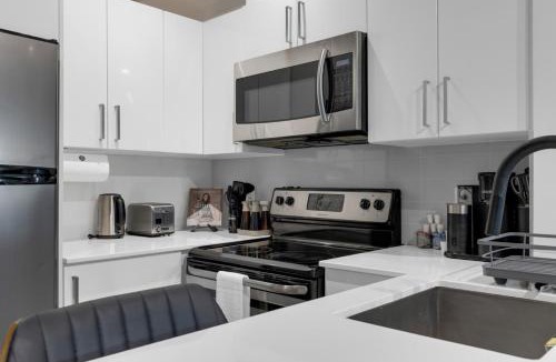 Milton Park Apartment | Impeccable Parc Avenue Pad With Parking
