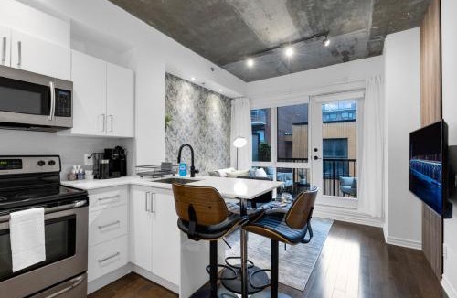 Milton Park Apartment | Impeccable Parc Avenue Pad With Parking