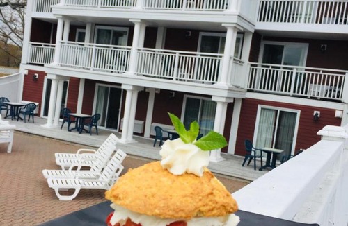 Fall River Hotel | Inn on the Lake