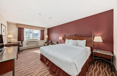Invermere Hotel | Invermere Inn & Suites