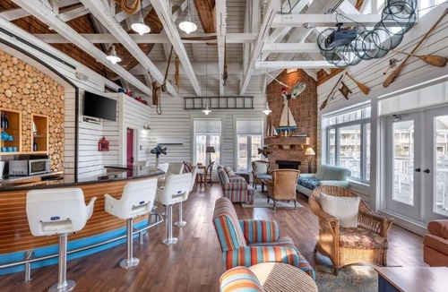 The Blue Mountains Hotel | Inviting 1BR Retreat with Balcony, Kitchenette & Comfort Amenities