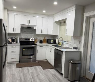 Townline Hill House | J & J Dream Villa Ltd
