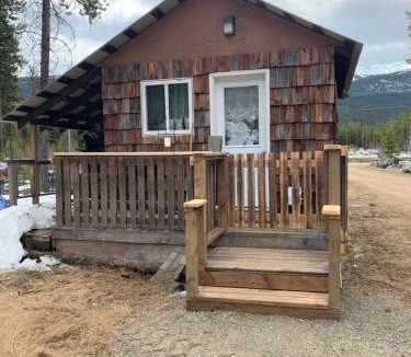 Jade City Bed & Breakfast | Jade City Dog House