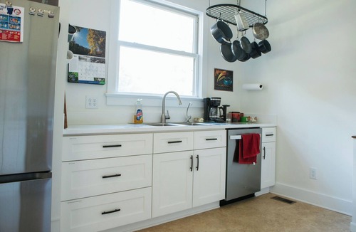 Chapel Hill House | Jo Mac pond-side retreat