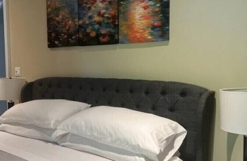 Jordan Harbour Bed & Breakfast | Jordan Station, Private King Suite with Parking & Harbour/Lake Views