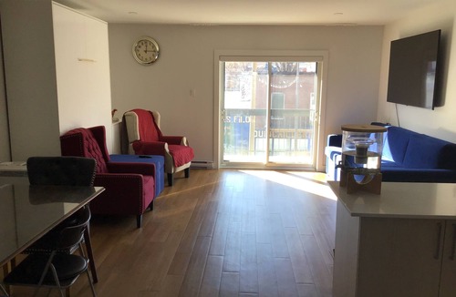 Mile End Apartment | Julius Apartment Close Downtown