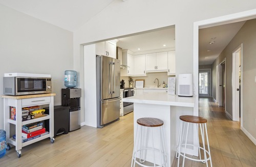 Gravenhurst Cottage | Kahshe House: Newly Reno'd Summer Retreat