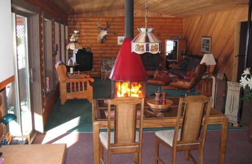Kamloops Bed & Breakfast | Kamloops Log Home Bed and Breakfast