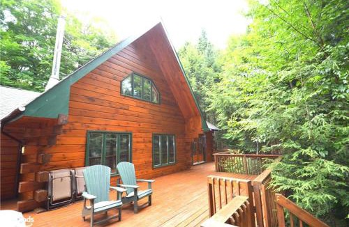 Algonquin Highlands Ski Chalet | Kawagama Shoreline
